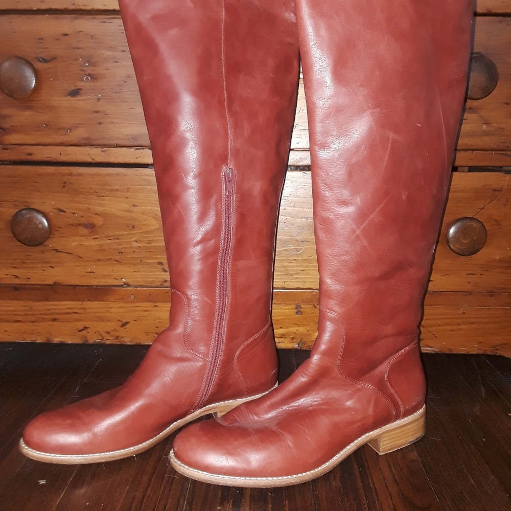 Chocolat Blu kneehigh red boot